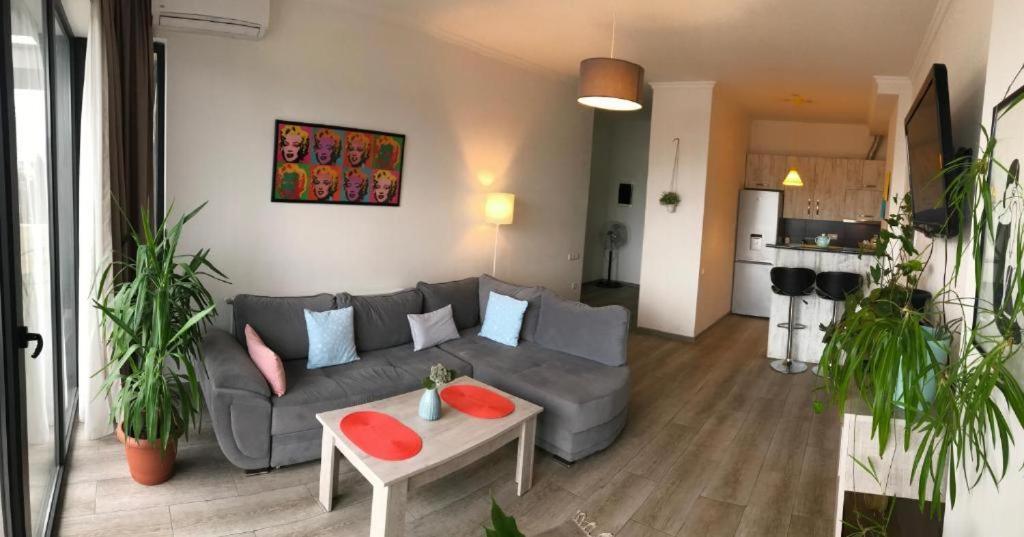 Ameri Plaza Green Apartments Tbilisi Bagian luar foto