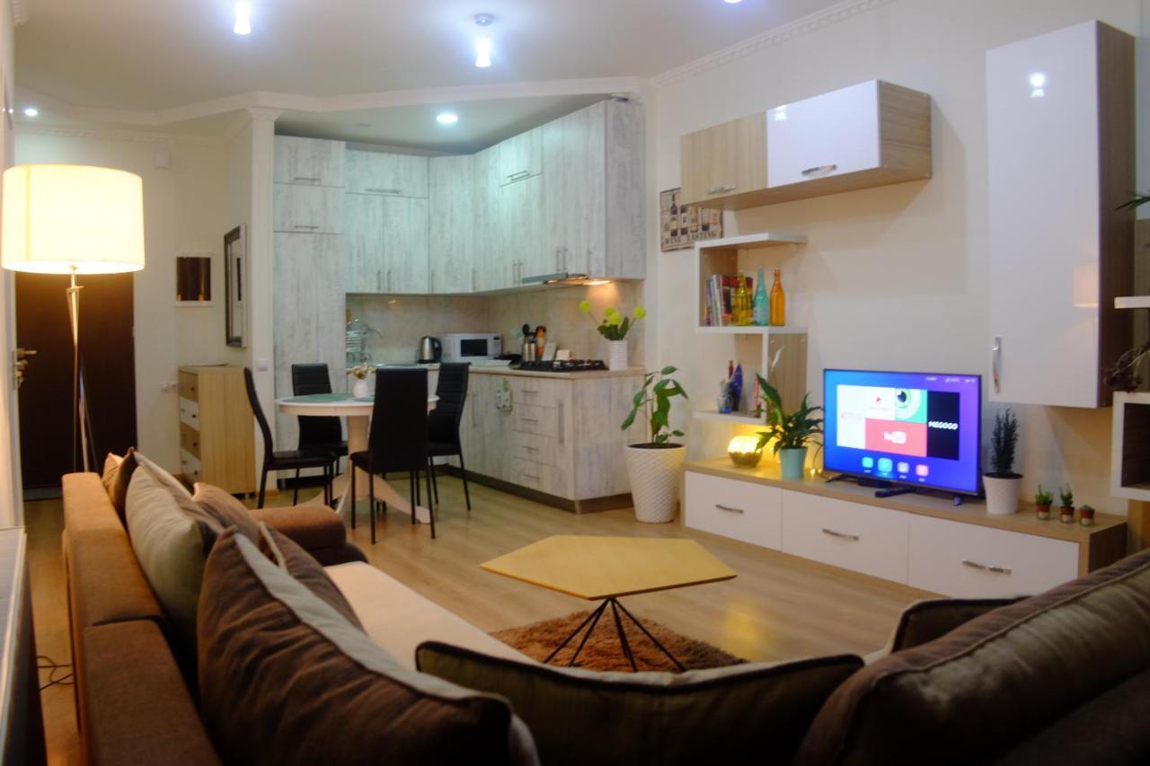 Ameri Plaza Green Apartments Tbilisi Bagian luar foto